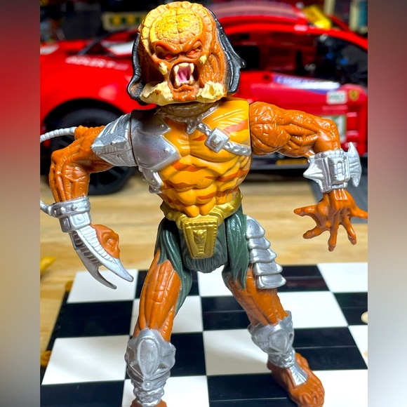 Kenner Predators (3) - Picture 4 of 8